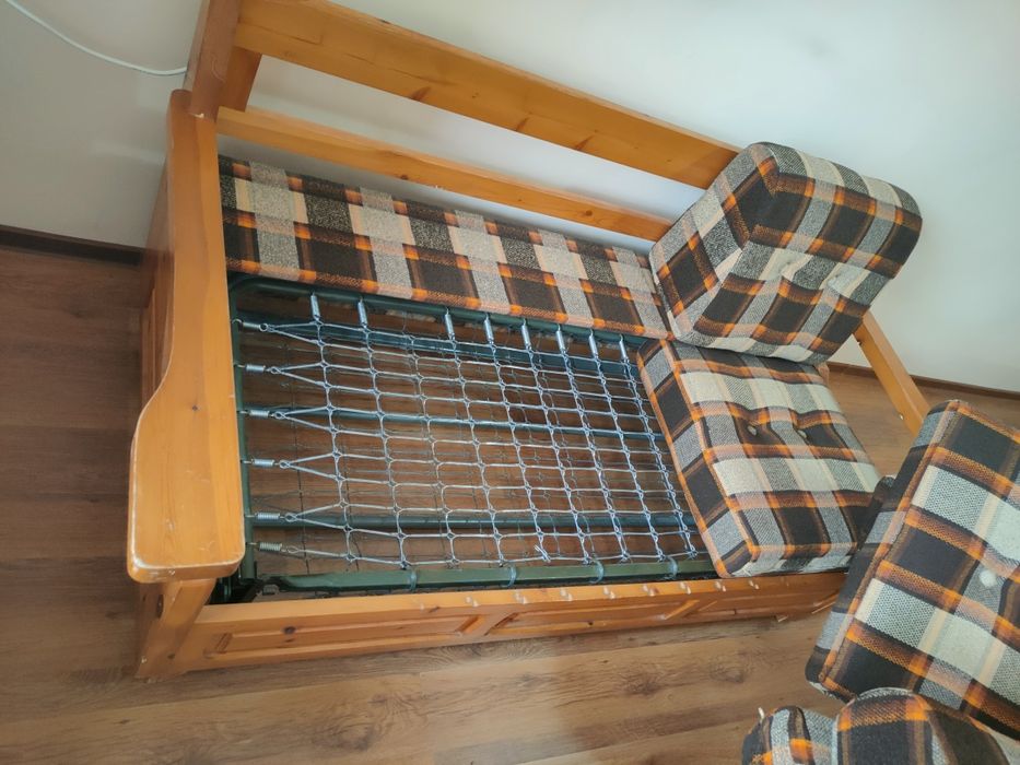 Канапе-триместно от масивна дървесина!!!