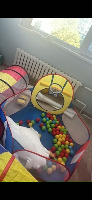 Тунели с куб и басейн за игра с 100 топки