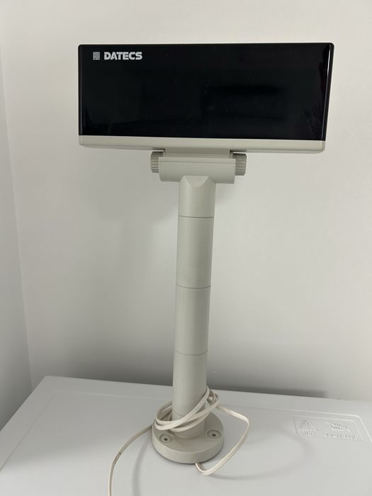 Компютър Dell Vostro i3 с монитор 17” Lg и периферия към тях.