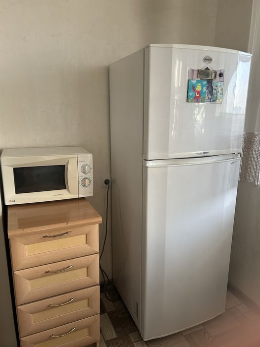 Холодильник и микроволновка б/у