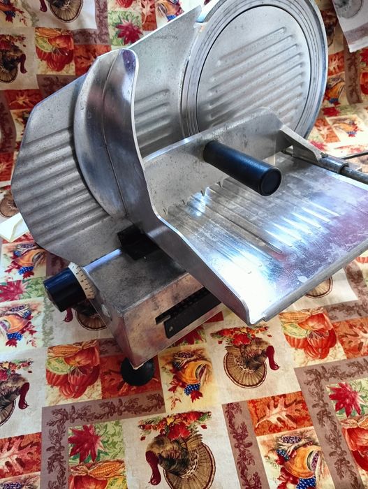 Продоется слайсер б/у..