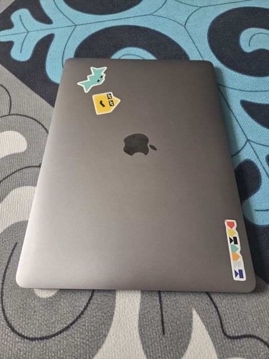 Macbook air m1 8/256 84%