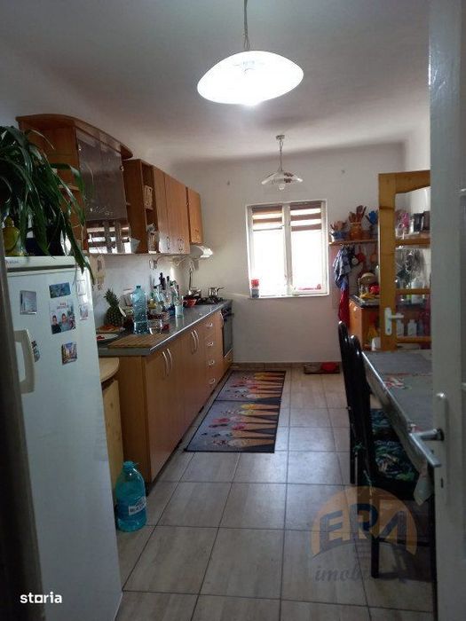 Casa cu 5.000 mp teren la E 60, zona Osorhei