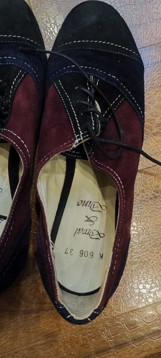 Продам замшевые туфли
