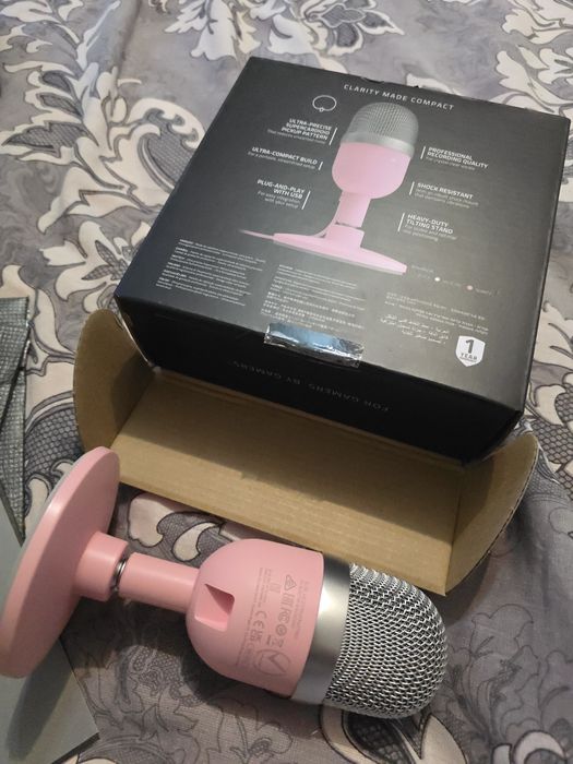 Microfon Razer Seiren Mini Pink