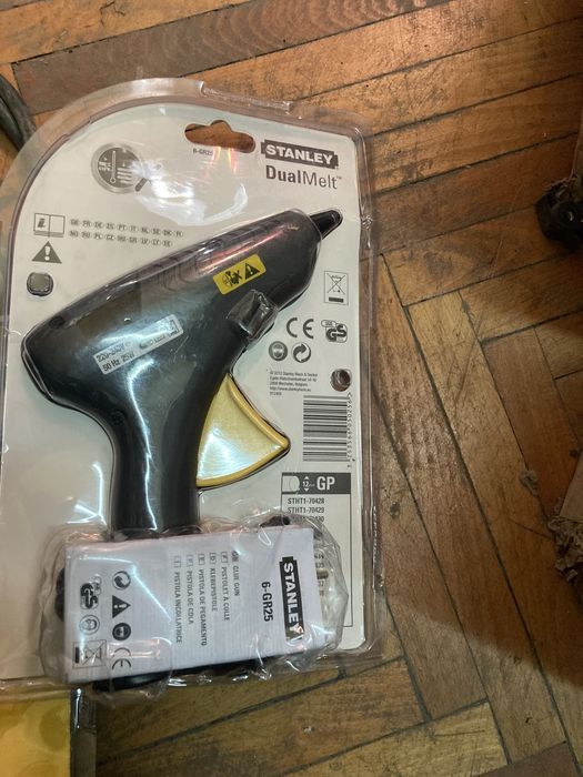 Pistol de lipici STANLEY® DualMelt™ 25 W italia