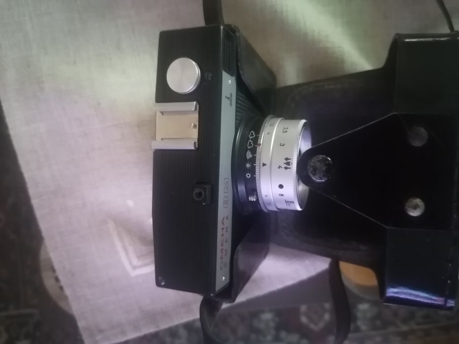 Продавам фотоапарат ЛОМО Смена 8 М