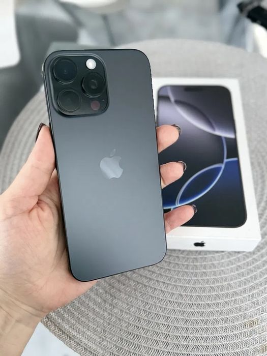 Iphone 16 pro max 256 black в отличном состояние