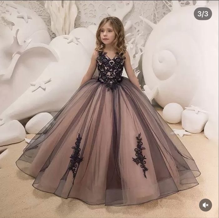 Прокат детских платьев.