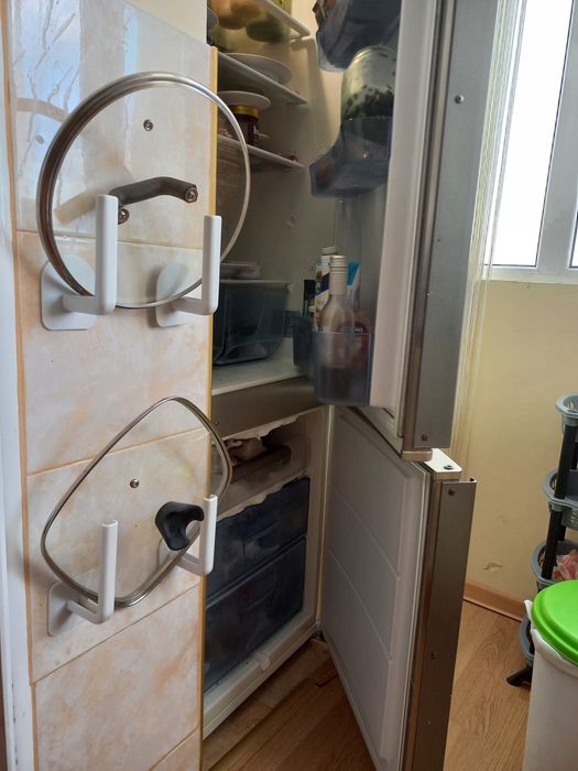 Хладилник малък и голям