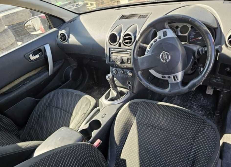 Dezmembrez Nissan Qashqai 1.6i Piese