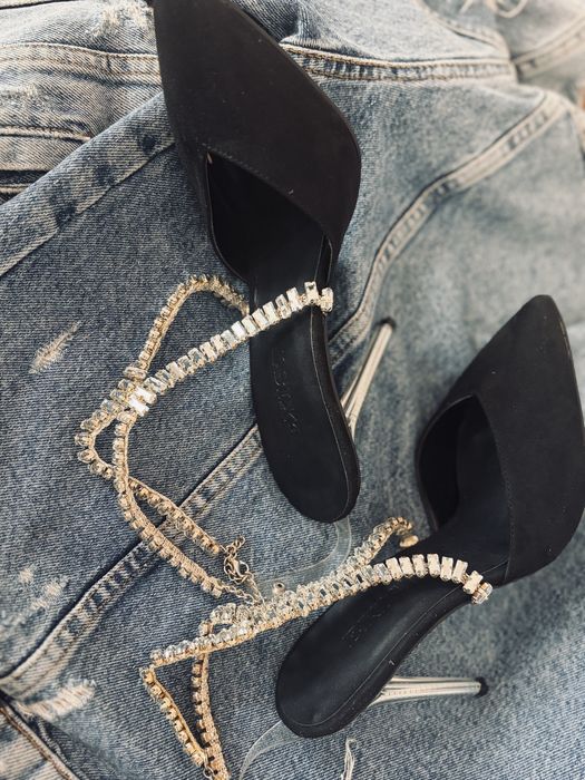 Pantofi stiletto