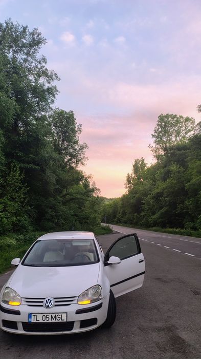 Golf 5 1.9 tdi de reparat sau dezmembrări