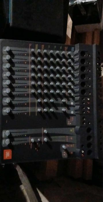 Продавам чисто нов пулт