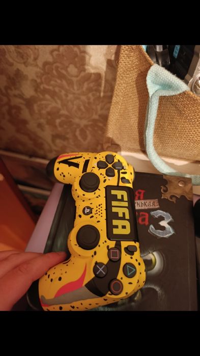 Продам ps 4 на 512 гб