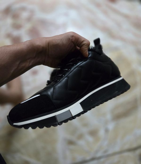 Продам зимние кроссовки