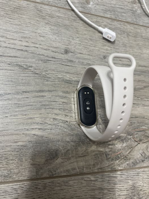 Продам Mi band 8