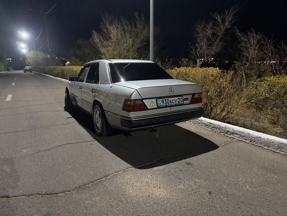 Mercedes Benz E200