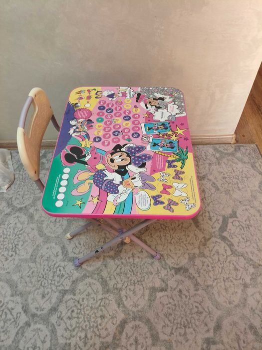 Детский столик со стульчиком