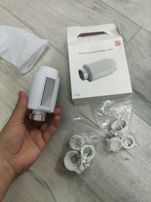 Cap termostatic inteligent WiFi Tuya / Zigbee TV06 pentru calorifer – Nou