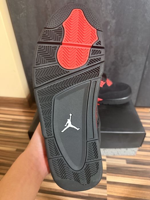 Jordan 4 Red Thunder