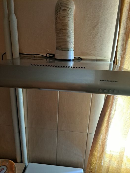 De vânzare hotă inox.