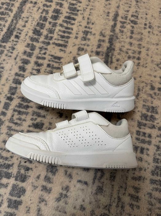 Adidasi Adidas marimea 30 1/2