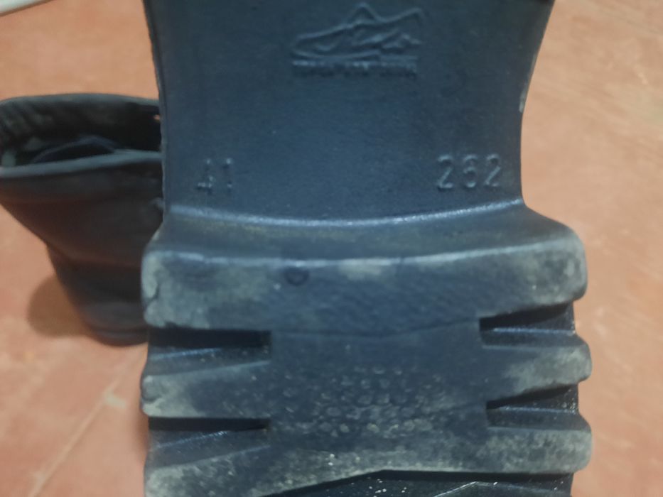 Продам качественнын берцы летние