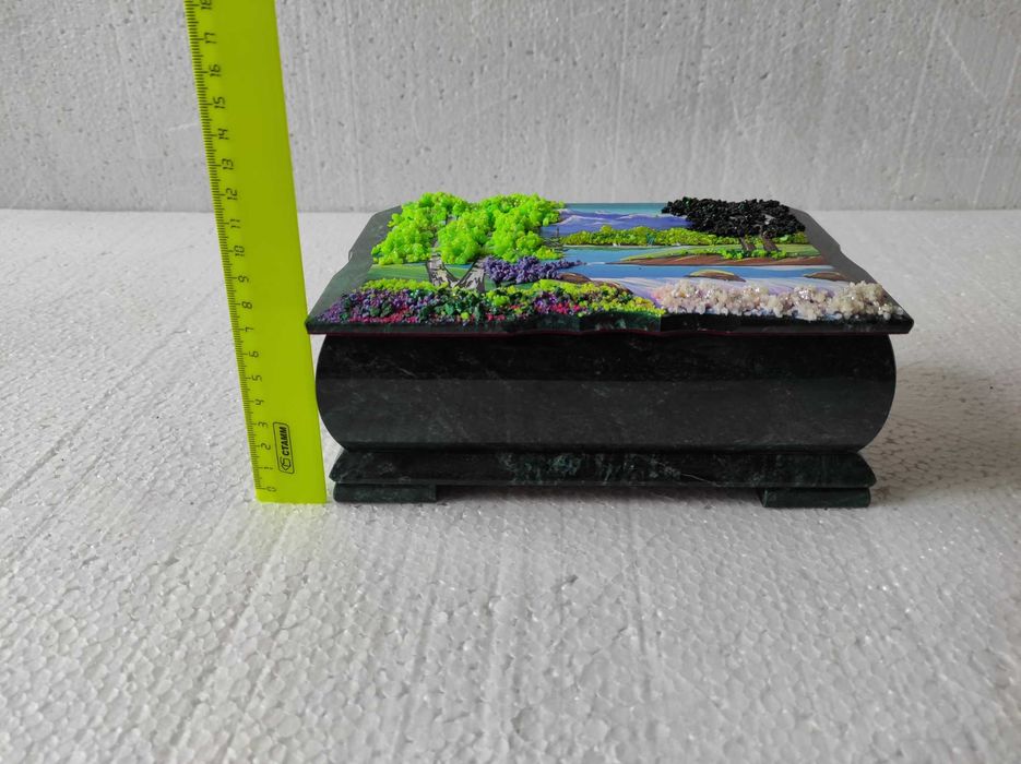 Шкатулка из камня