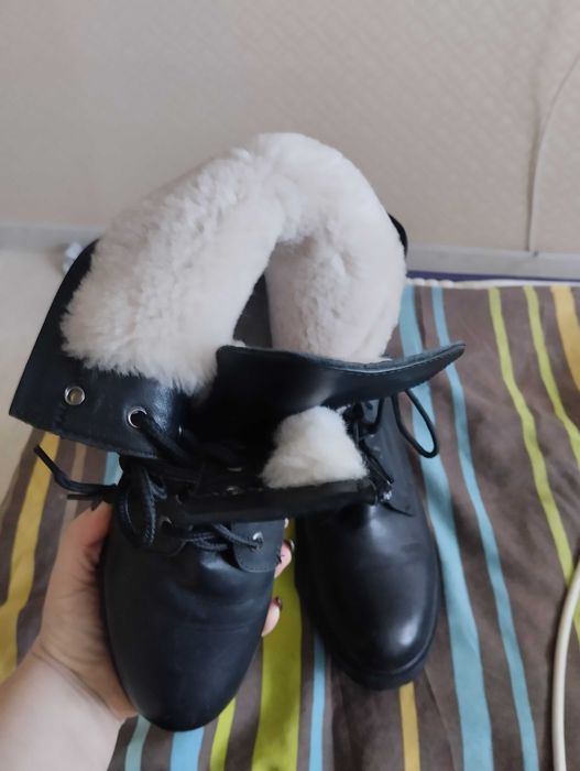 Новые кожаные сапоги