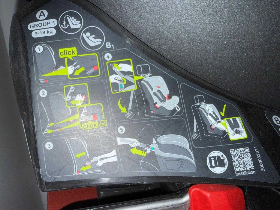 Scaun auto ISOFIX Britax Romer ADVANSAFIX IV M Fire Red, 9-36 kg, rosu