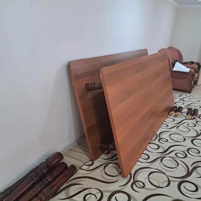 Стол для гостиной