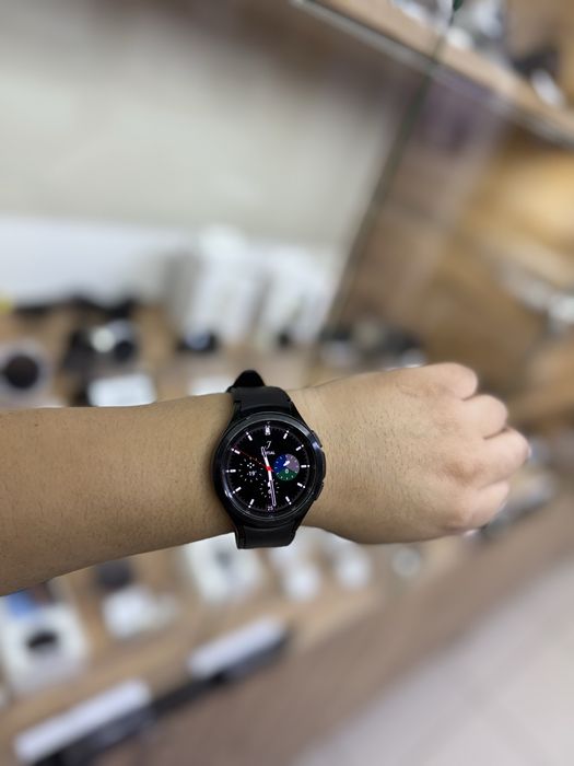 Часы Samsung Galaxy Watch 4 Classic