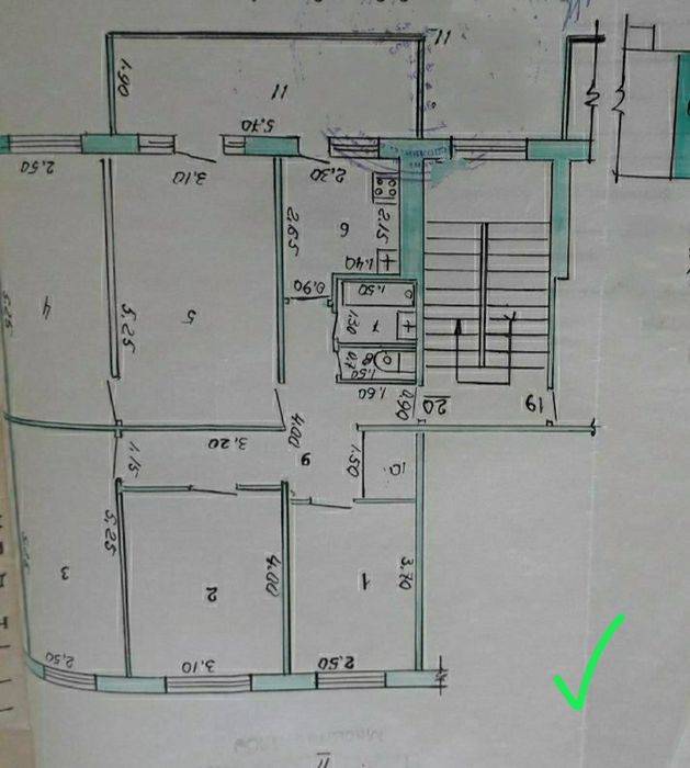 Продаётся 5 ти комнатная квартира, 2эт, 4эт дома,  не торец