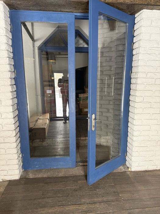 Витражные двери для кафе и дома