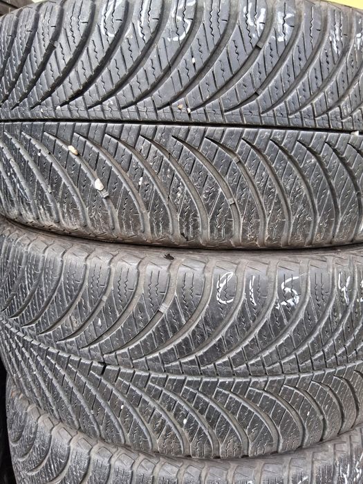 215 45 17 Goodyear Vektor 4seasons