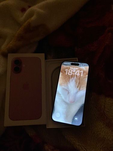 iPhone 16 Roz , 128 GB.