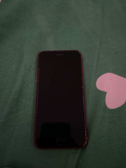 Iphone 8 product red