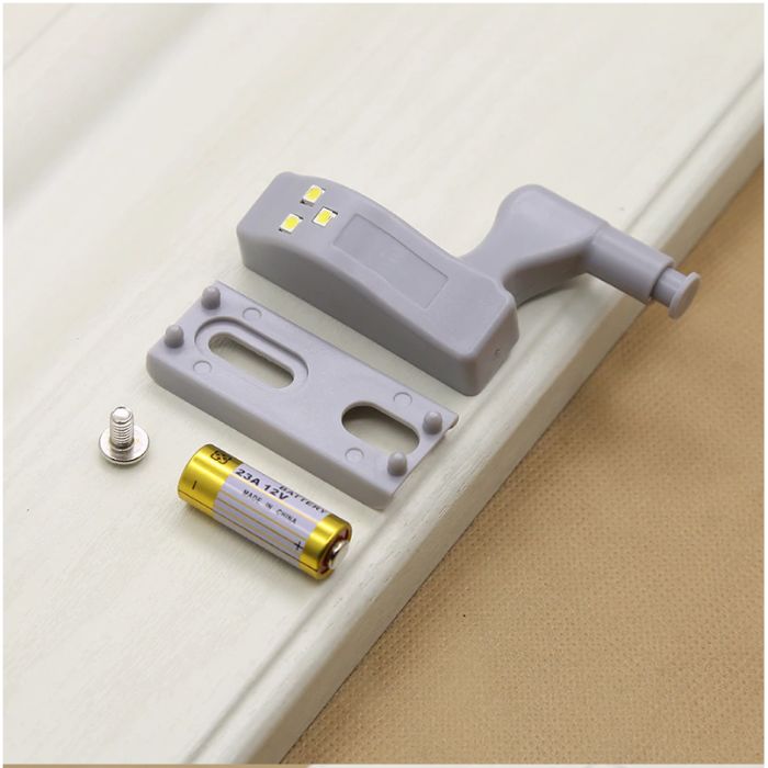 Lumina alba LED pentru balama dulap