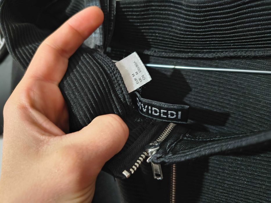 Черна къса пола H&M Divided