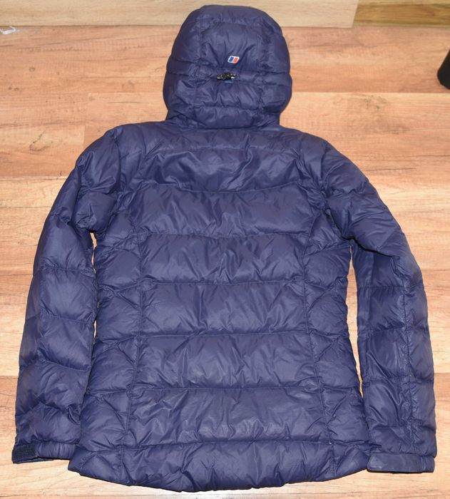 Berghaus оригинална дамска пухенка М размер.