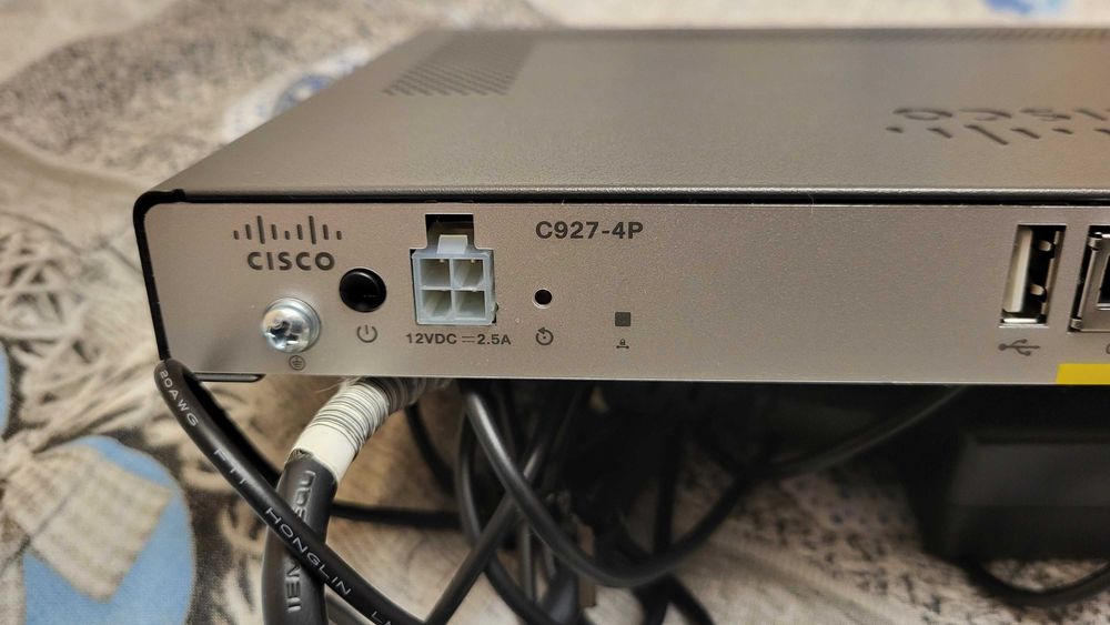 Cisco C927-4P Router isr 900 serie ca nou