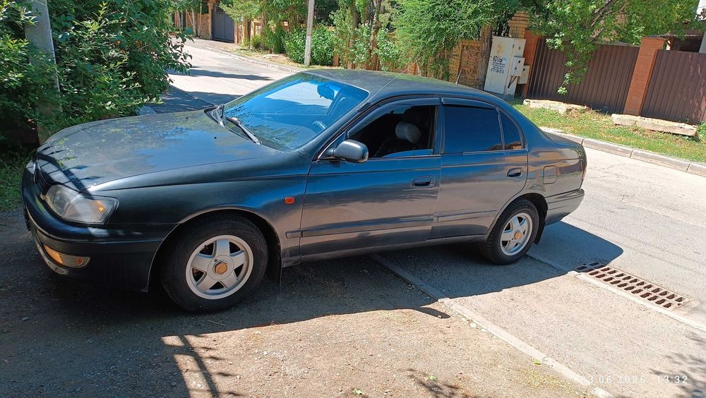Продам Карину е 1992