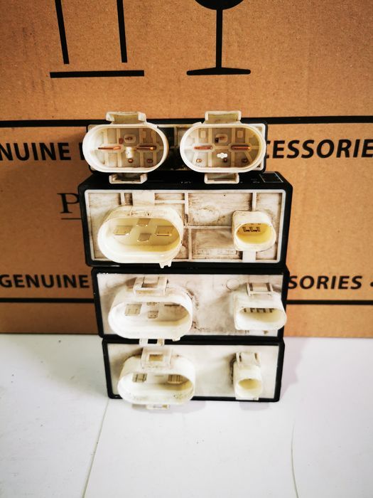 releu comanda ventilatoare original volkswagen / audi
