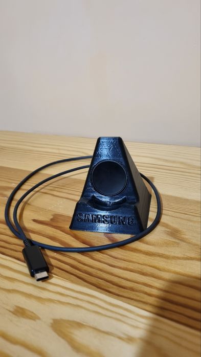 Стойка за смарт часовник изработена на 3д принтер