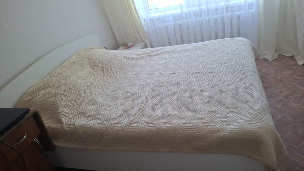 Продам кровать , матрас