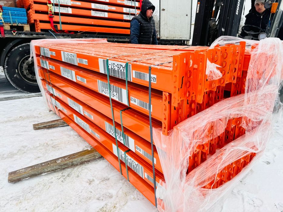 Rafturi metalice noi la pret de sh 2700