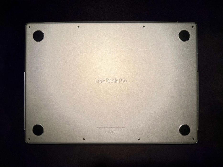 Лаптоп Apple MacBook Pro M1 Pro 14 2021. Перфектен.
