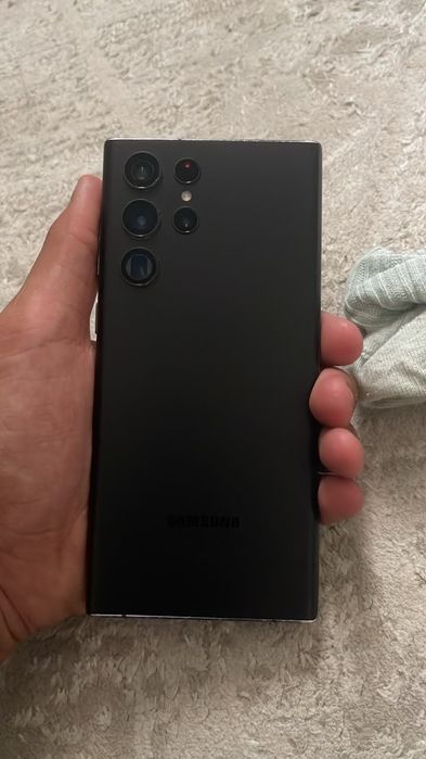 Samsung S22ultra оргинал  минус кутай петно