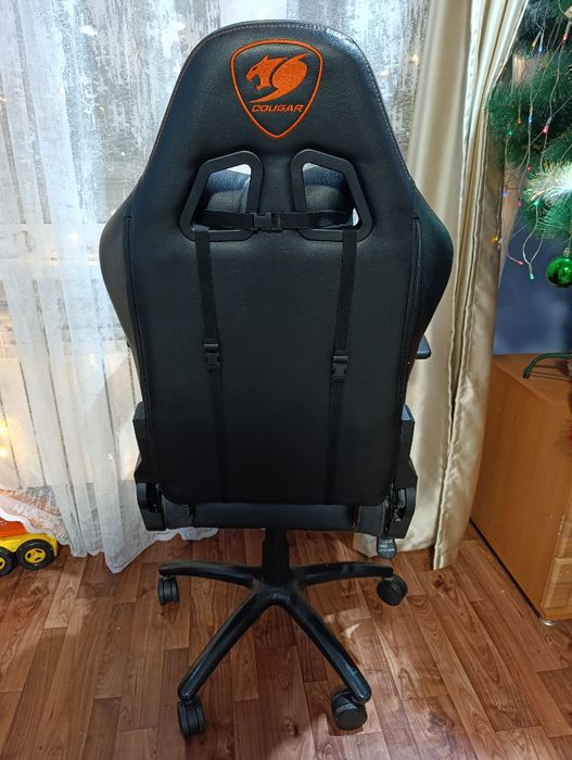 Продам игровое кресло Cougar